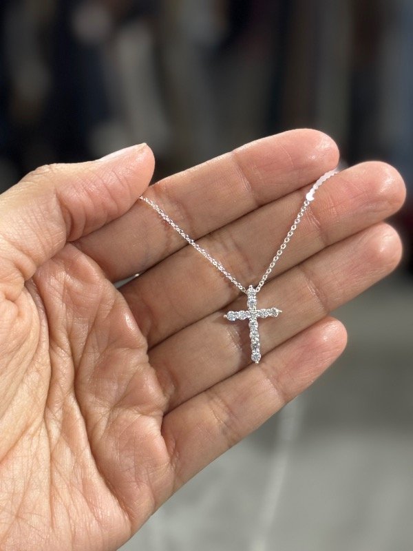 Producto - Collar cruz cubic