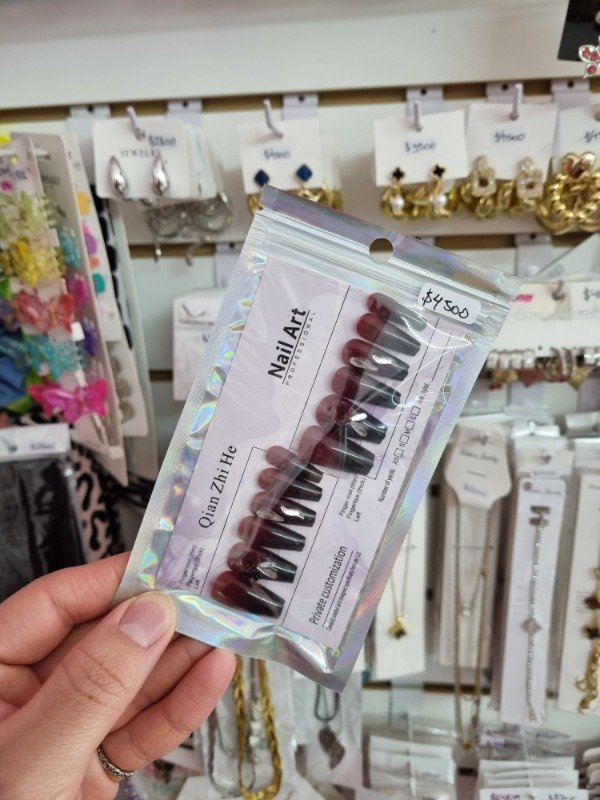 Producto - Uñas Postizas con Strass y Diseño