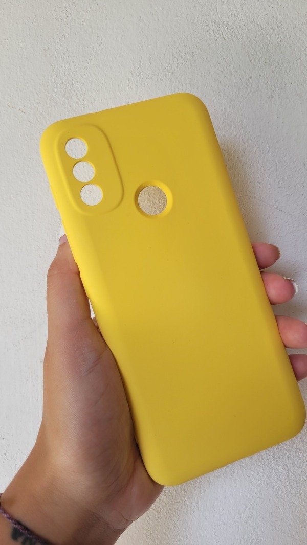 Producto - E20 case amarillo con felpa