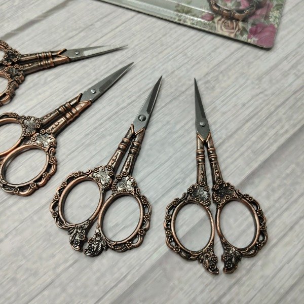 Producto - Tijera para bordar estilo europeo