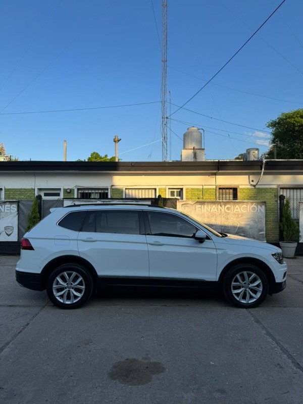 Producto - Volkswagen Tiguan Comfortline 2.0 TSI 4Motion DSG 2018 - 4