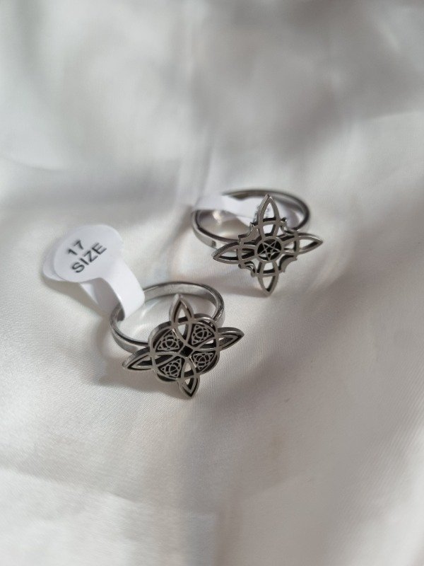 Producto - Anillo Nudo de Bruja Plateado - 0