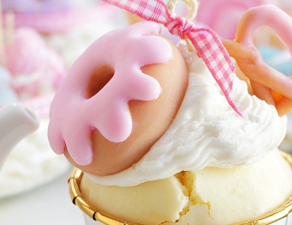 Producto - MOLDE DE DONUT CON GLASEADO