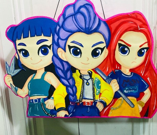 Producto - Piñata Guerreras kpop