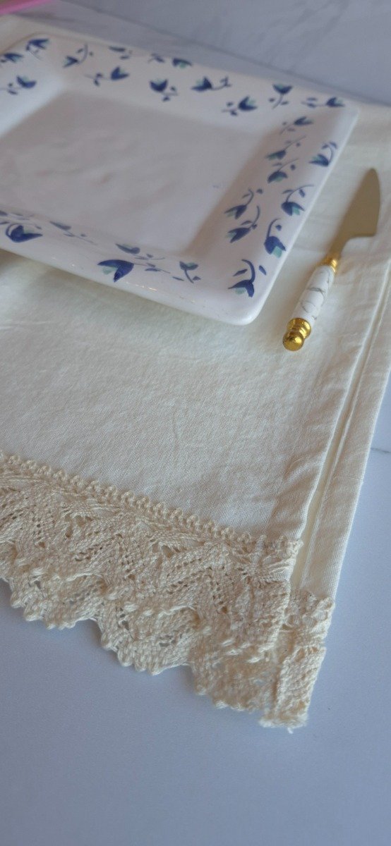 Producto - Camino de Mesa Tusor Natural con Puntilla