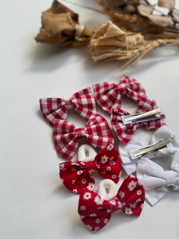 Producto - Colitas rojo con flores blancas