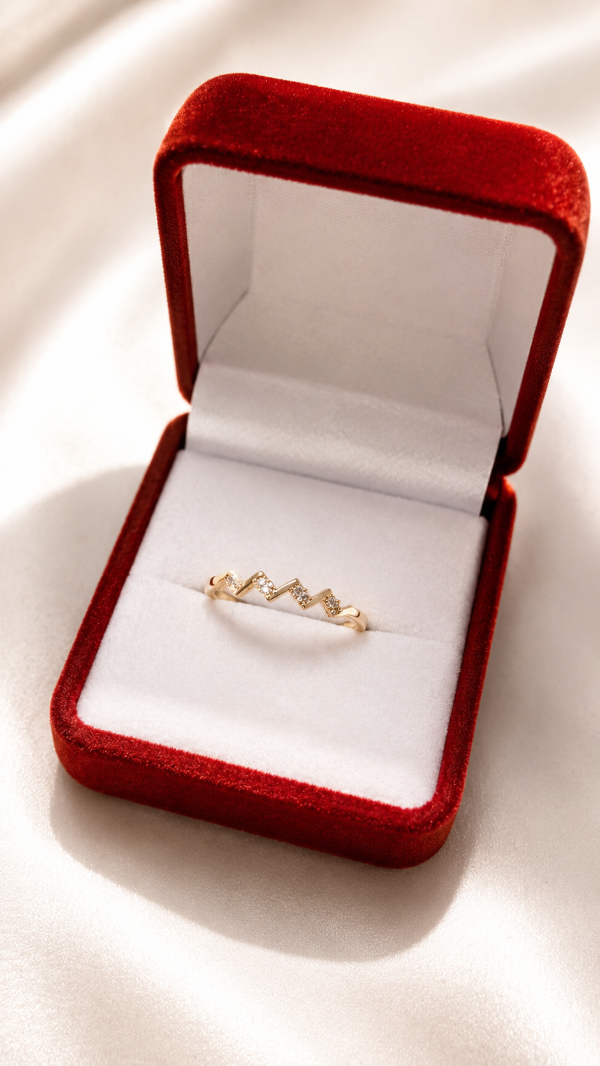 Producto - Anillo con piedras blancas oro 18k