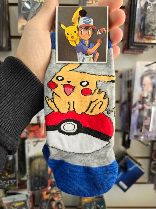 Producto - Medias Pikachu en Pokebola