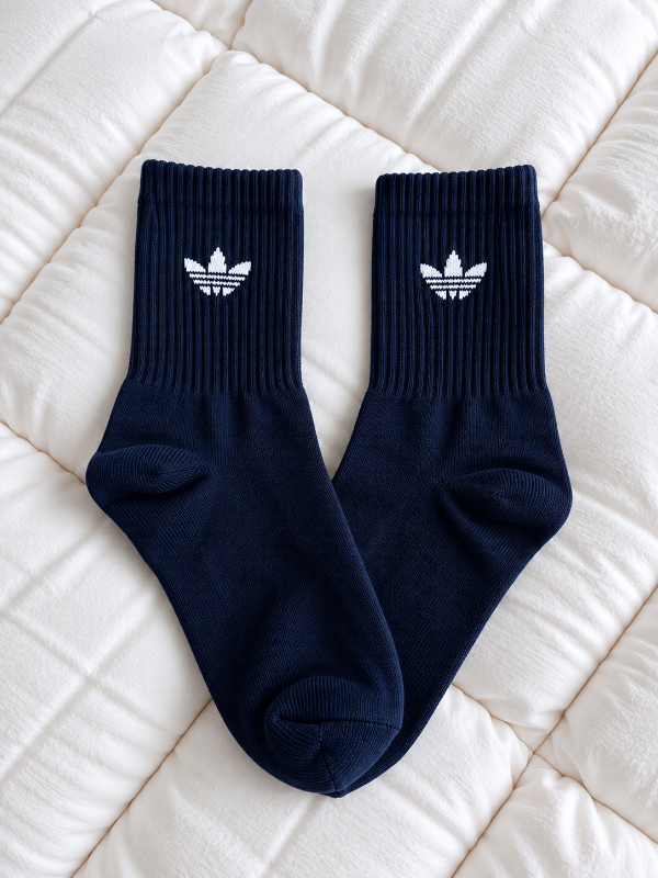 Producto - Adidas azul logo chico CLASICAS