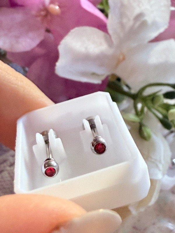 Producto - Abridor strass rojo (2mm)