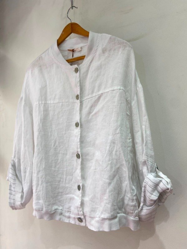 Producto - casaca de lino blanca con detalles en rayitas negras - 1