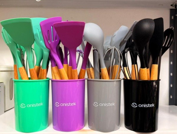 Producto - Set de utensilios de silicona y madera 12pcs.