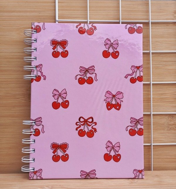 Producto - Cuaderno rayado A5 con calendario Cerezas