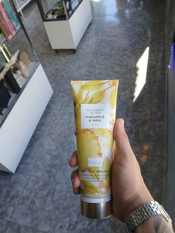 Producto - CREMA VIICTORIA'S SECRET PIÑA Y KARITE