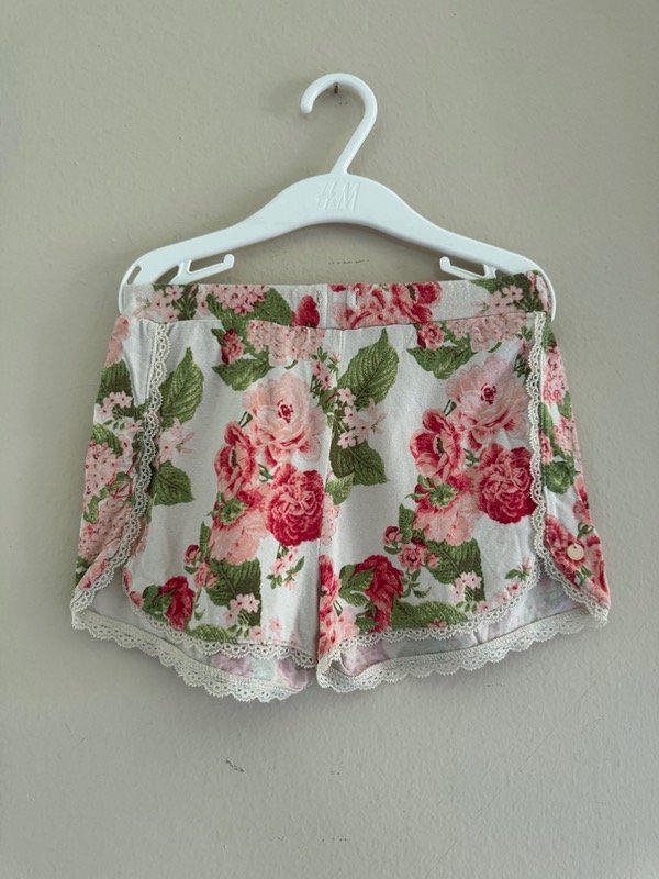 Producto - Short LITTLE AKIABARA talle 10 vam27