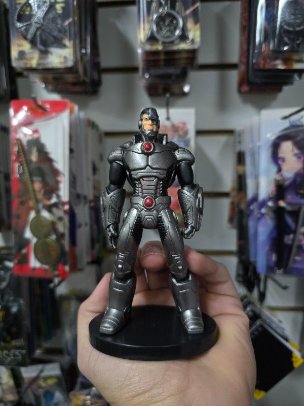 Producto - Figura Cyborg