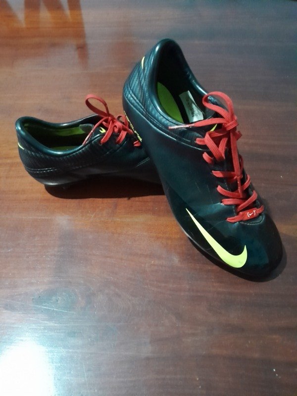 Producto - Botines Nike con tapones Número: 41 Us9