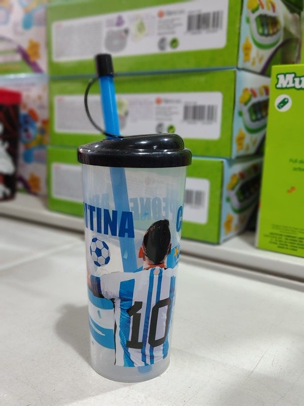 Producto - VASO ALTO CON TAPA 01FUTBOL027