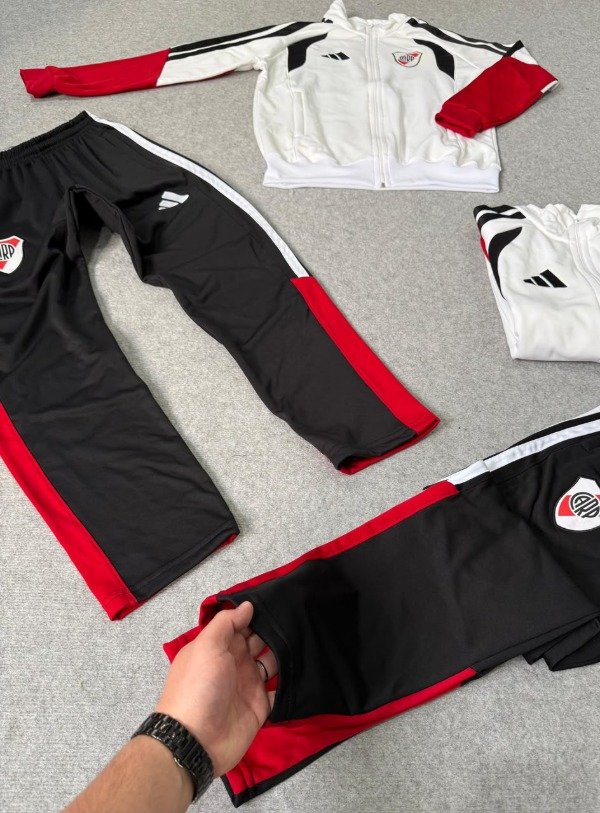 Producto - CONJUNTO RIVER PLATE FRIZADO BLANCO 2026/2027 - 1