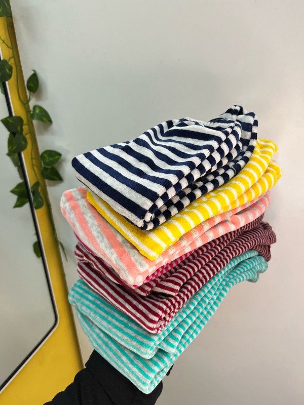 Producto - Ranitas de plush rayadas