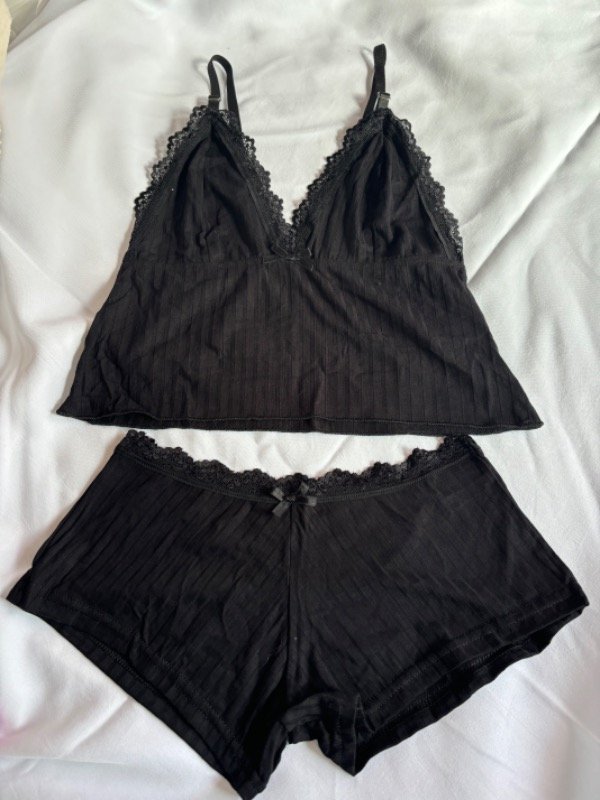 Producto - Pijamita luna con puntilla negro