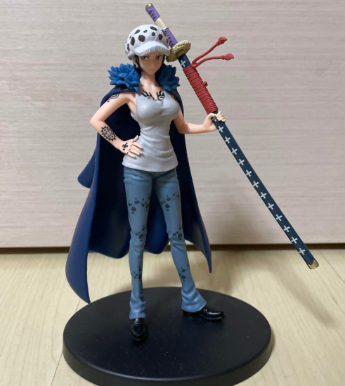 Producto - Figura Law Mujer - One Piece (17cm)