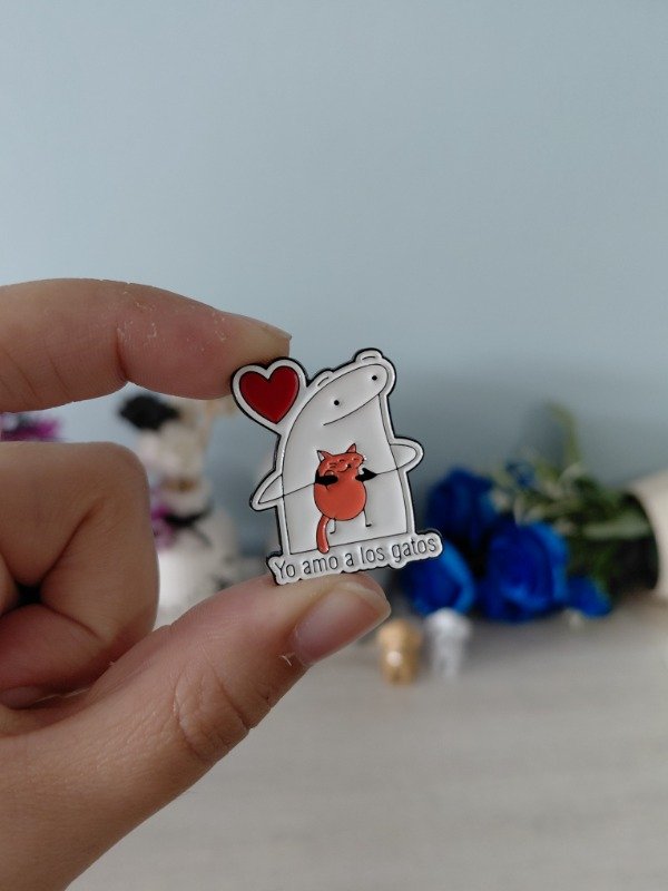Producto - Pin metalizado - Yo amo a los gatos #1184