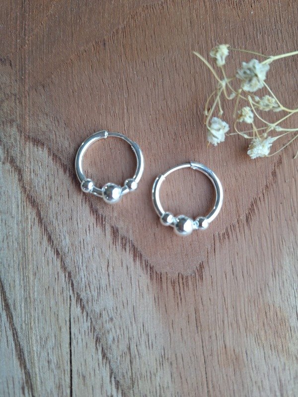 Producto - ABA0169 Argolla con tres bolitas