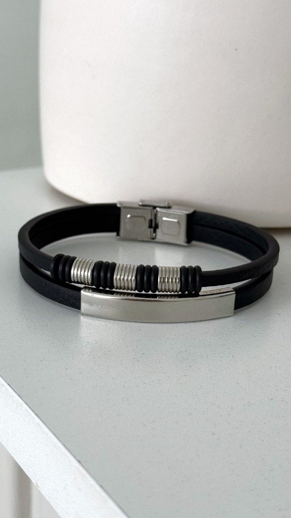 Producto - Pulsera cuero negra doble barrit unisex ACERO Q 9