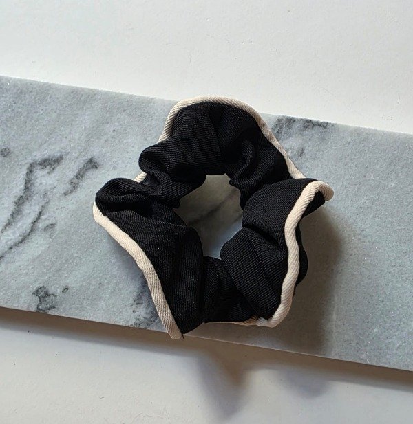 Producto - Scrunchie Black