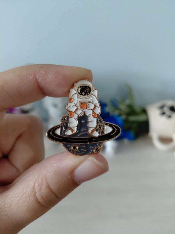 Producto - Pin metalizado - Astronauta #1541