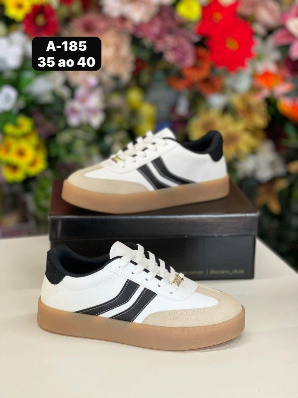 Producto - Zapatillas vizzano blancas Nuby