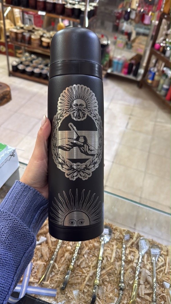 Producto - Termo negro con grabado a elección