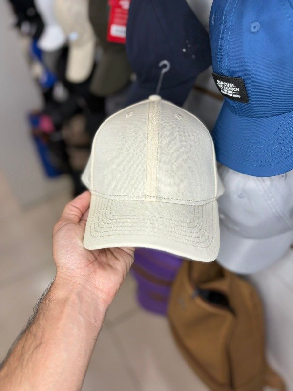 Producto - GORRA LISA BEIGE CON VELCRO