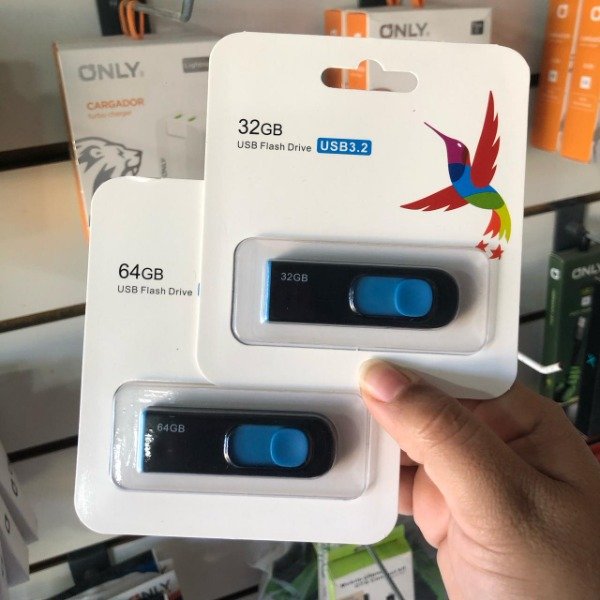 Producto - Pendrive 128GB  Colibri