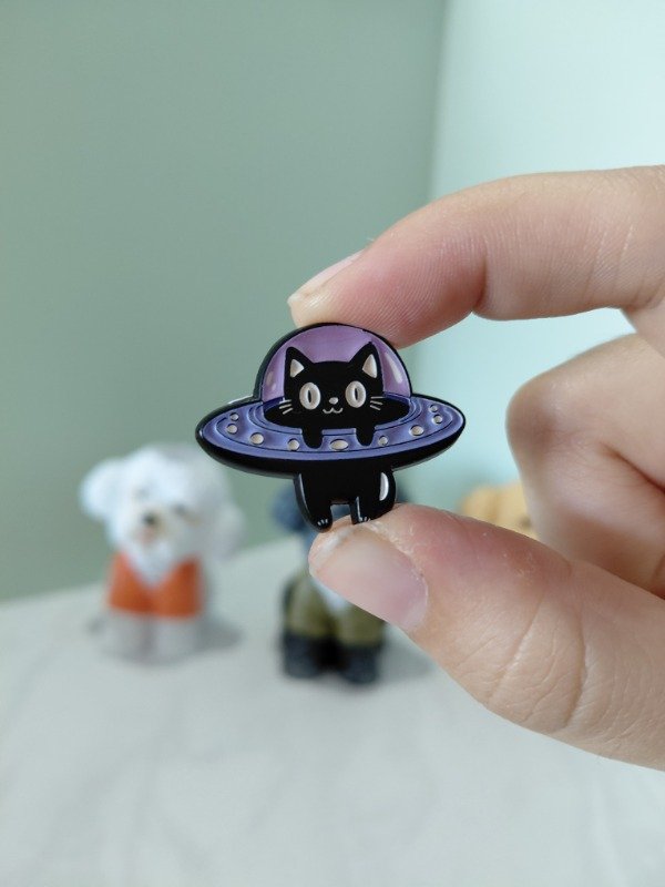 Producto - Pin metalizado - Michi OVNI cute #3235