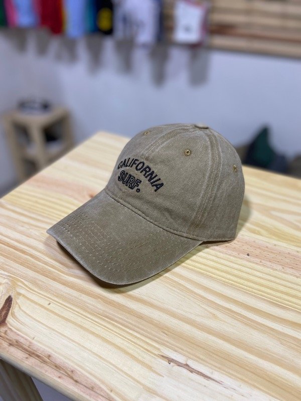 Producto - GORRA CALIFORNIA (BEIGE BORDO GRIS)