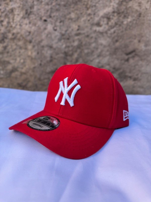 Producto - Gorra NY ROJA LOGO BLANCO