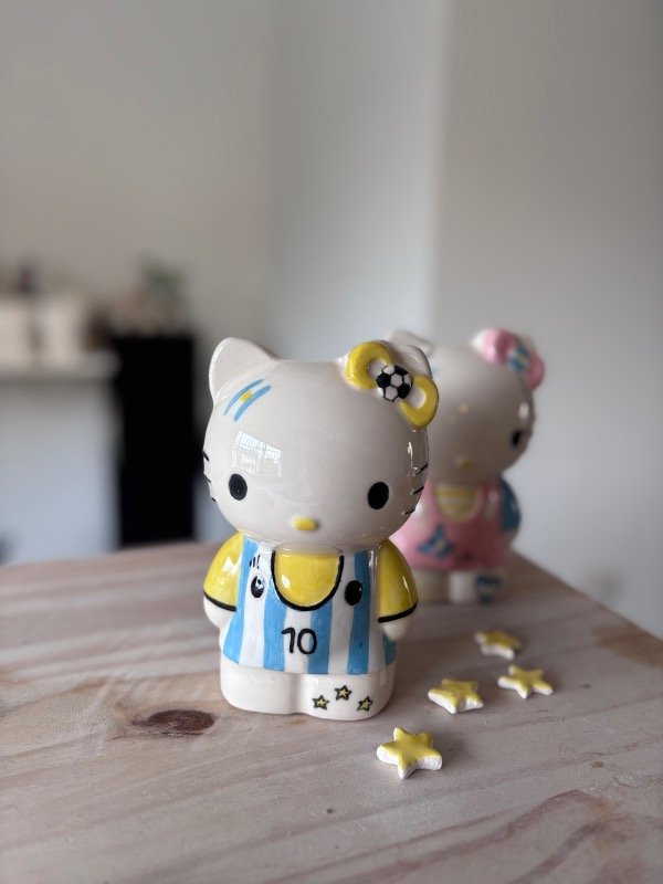 Producto - Hello kitty MUNDIAL 2026