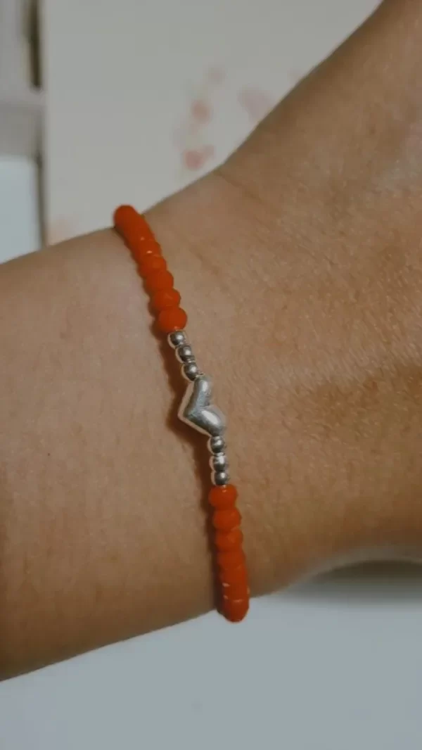 Producto - Pulsera de Hilo Macrame con Bolitas y Corazón de Plata
