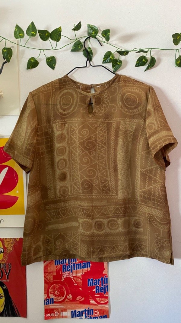 Blusa coffee