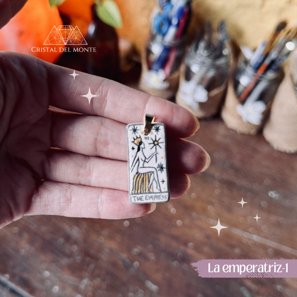 Producto - Dije "La emperatriz"- Abundancia y creatividad
