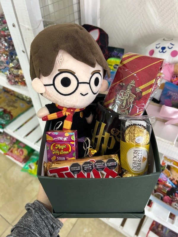 Producto - BOX HARRY POTTER CON PELUCHE,TAZA Y CORBATA