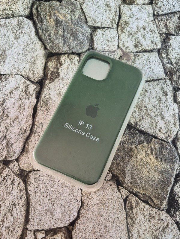 Producto - Funda silicone con logo Iphone 13 verde oscuro