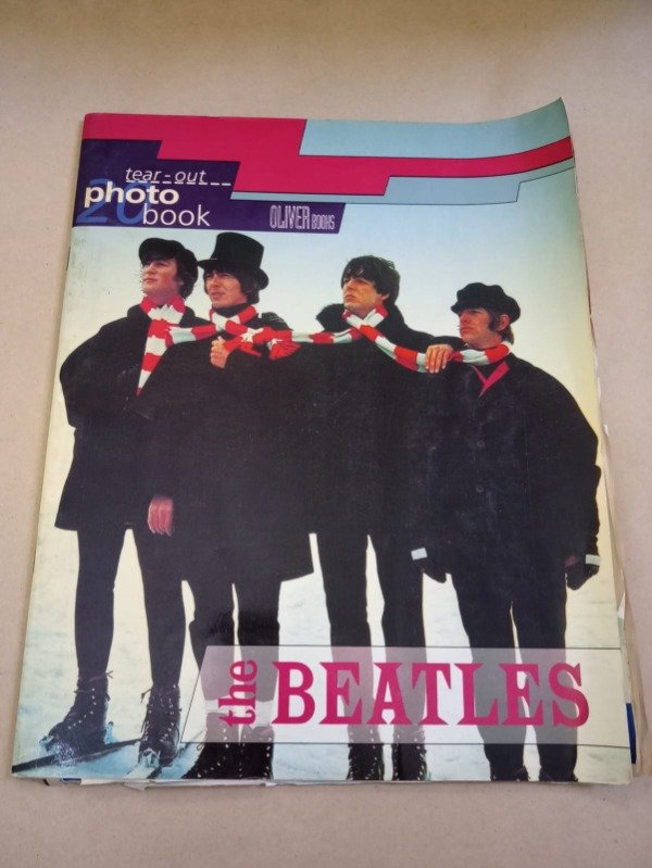 Producto - The Beatles photo book tear out - Oliver Books 1993 - 0