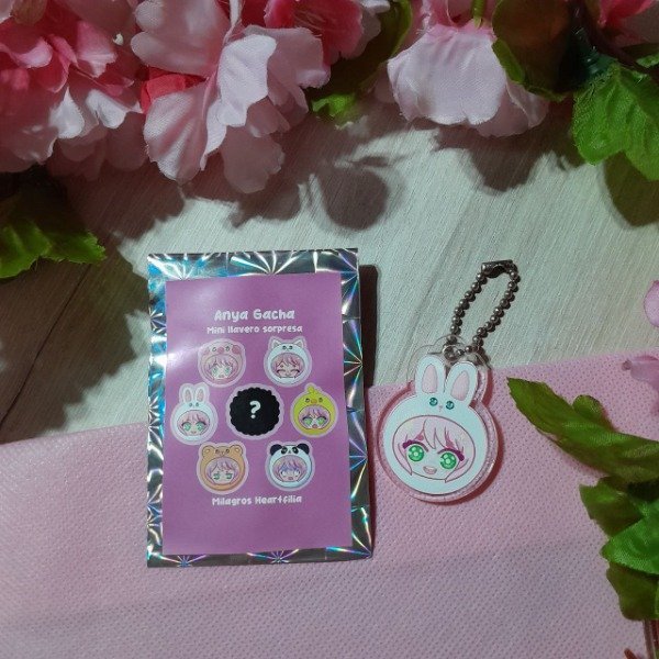 Producto - Minillavero Anya Gacha