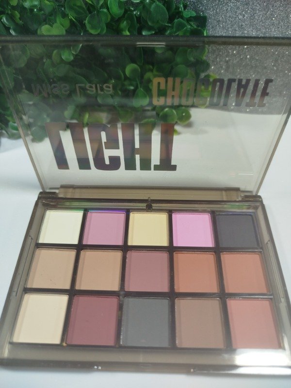 Producto - PALETA 15 SOMBRAS CHOCOLATE MISS LARA