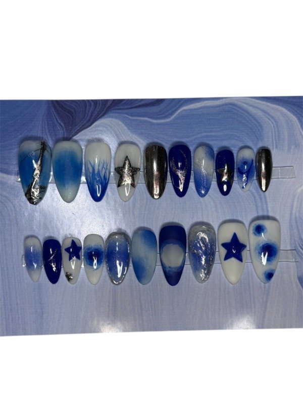 Producto - Uñas press-on Blue cromo