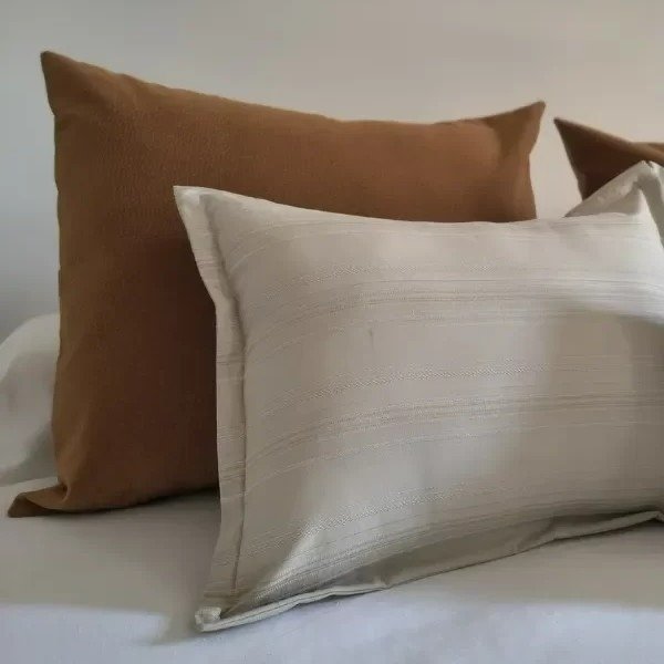 Producto - Combo x4 Almohadones - Tostado 50x60 Pana + Beige 40x50 Algodón con Lurex