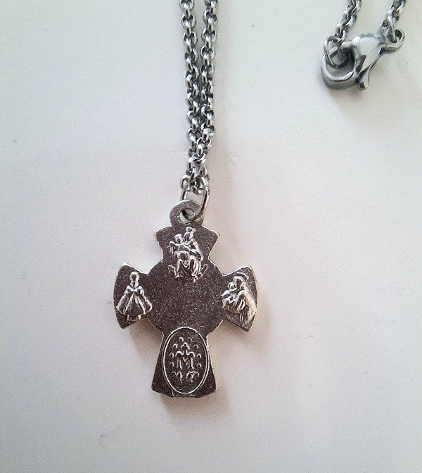 Producto - Collar cruz 7 santos - 2
